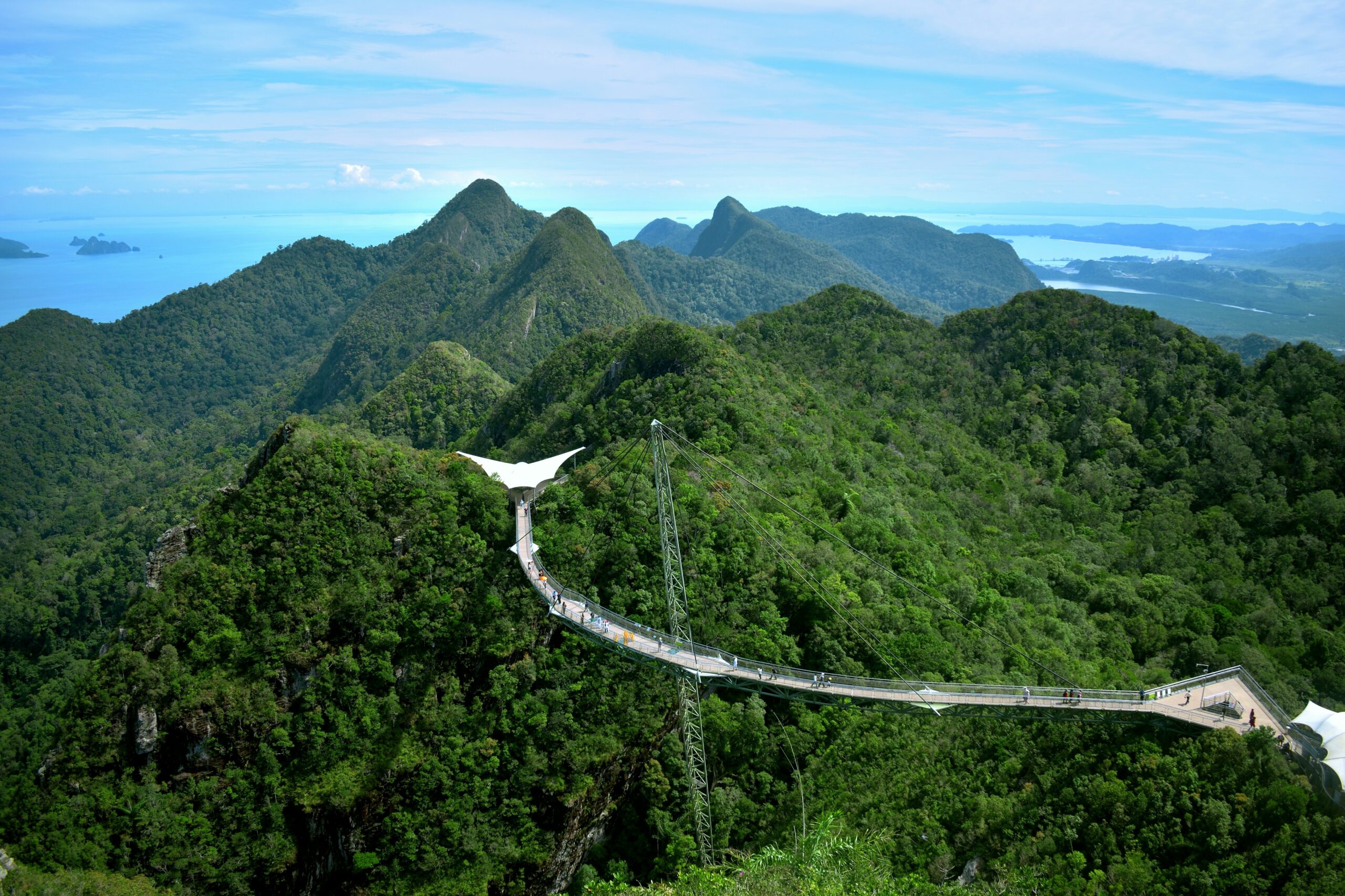 Malaysia itinerary: 10 days of culture, city, beach, & nature